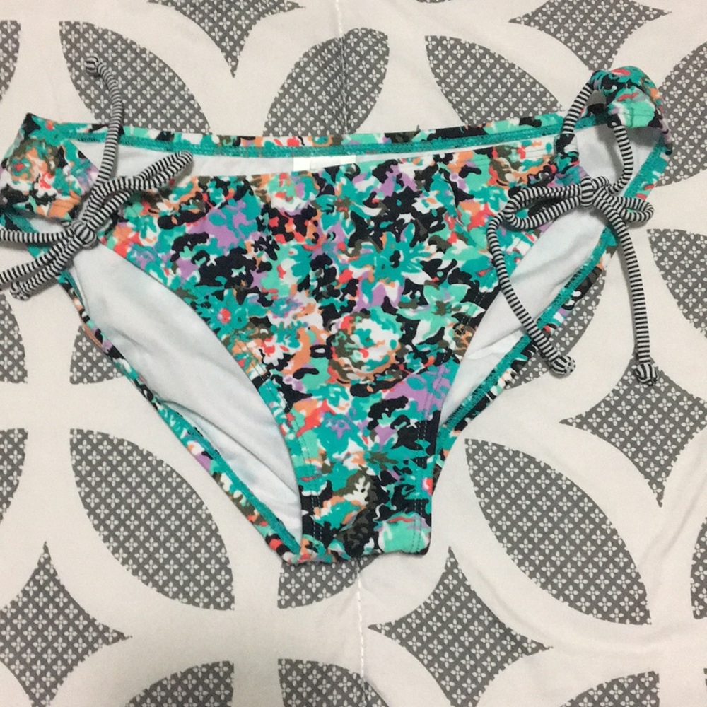 Roxy swim bottom